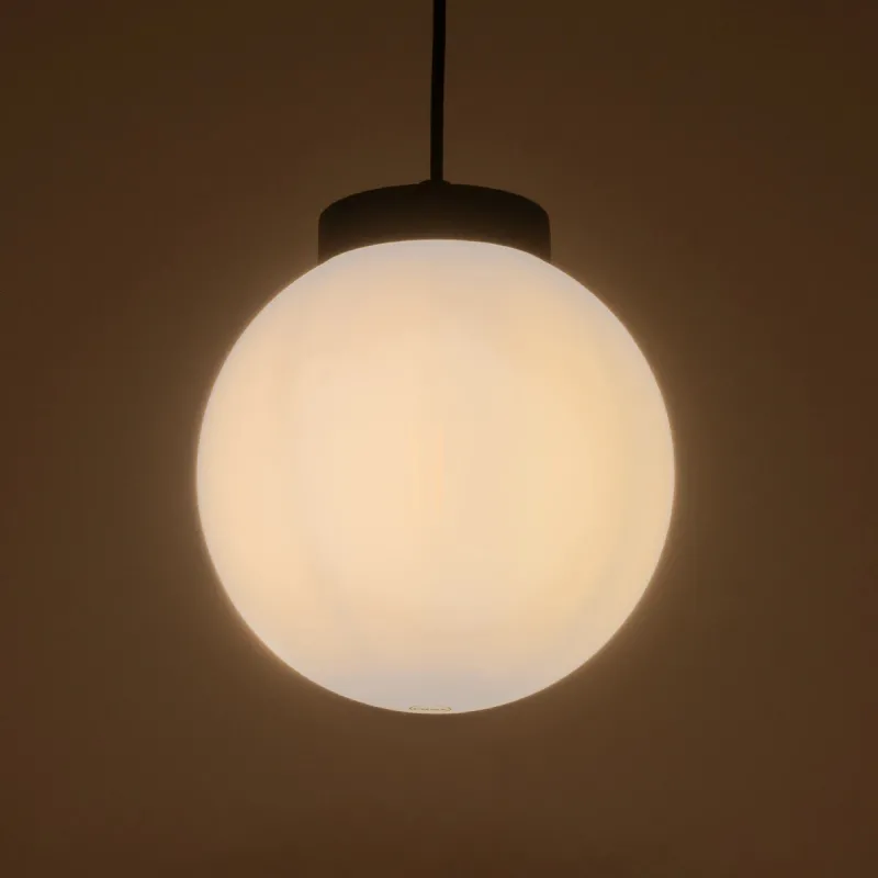 GLOBOSTAR® AGROS 61591 Μοντέρνο Κρεμαστό Φωτιστικό Οροφής με Ντουί 1 x E27 AC 220-240V Αδιάβροχο IP65 - Λευκό & Μαύρο - Μ20 x Π20 x Υ22cm