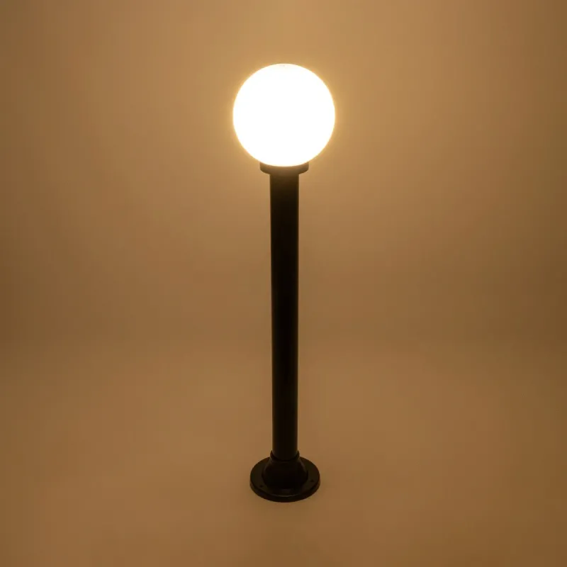 GLOBOSTAR® AGROS 61596 Φωτιστικό Κολωνάκι Κήπου με Ντουί 1 x E27 AC 220-240V Αδιάβροχο IP65 - Λευκό & Μαύρο - Μ20 x Π20 x Υ100cm