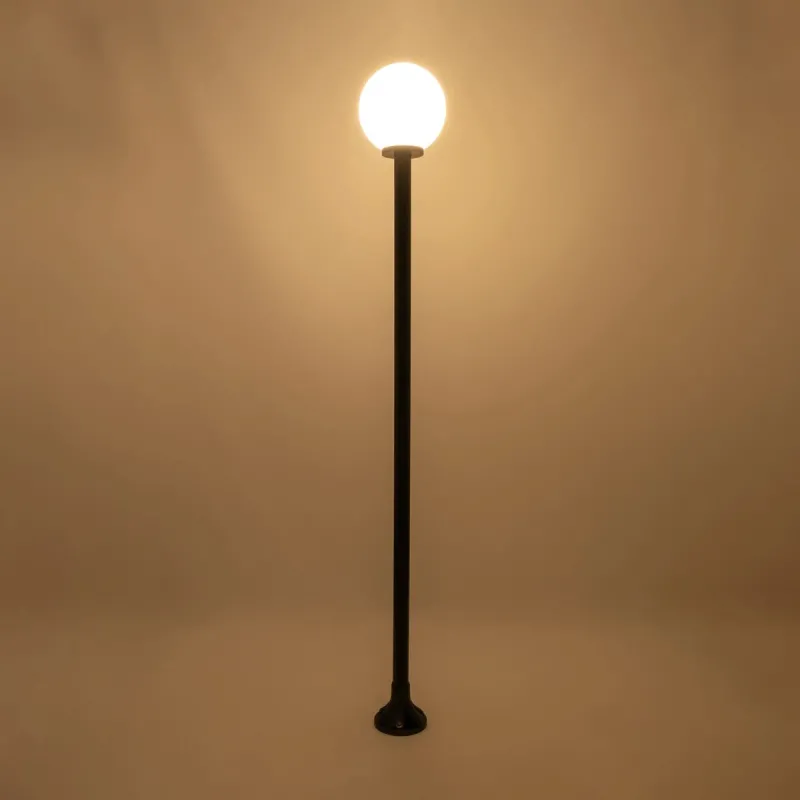 GLOBOSTAR® AGROS 61597 Φωτιστικό Κολωνάκι Κήπου με Ντουί 1 x E27 AC 220-240V Αδιάβροχο IP65 - Λευκό & Μάυρο - Μ30 x Π30 x Υ240cm