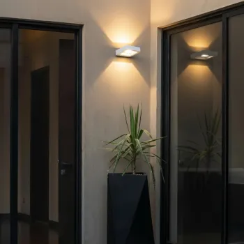 kelvo® AURA KLV-101-0118 Φωτιστικό Τοίχου / Απλίκα LED 7W 875lm 45° AC 220-240V Αδιάβροχο IP65 Θερμό Λευκό 2700K - Bridgelux COB Chip & TÜV SÜD Driver - Λευκό Ματ - Μ13 x Π15 x Υ4.5cm - 5 Χρόνια Εγγύηση