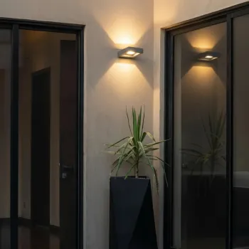 kelvo® AURA KLV-101-0117 Φωτιστικό Τοίχου / Απλίκα LED 7W 875lm 45° AC 220-240V Αδιάβροχο IP65 Θερμό Λευκό 2700K - Bridgelux COB Chip & TÜV SÜD Driver - Γκρι Ανθρακί Ματ - Μ13 x Π15 x Υ4.5cm - 5 Χρόνια Εγγύηση