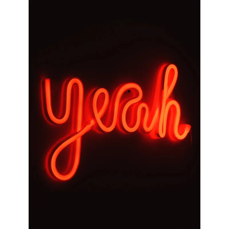 GloboStar® 78589 Φωτιστικό Ταμπέλα Φωτεινή Επιγραφή NEON LED Σήμανσης YEAH 5W με Καλώδιο Τροφοδοσίας USB - Μπαταρίας 3xAAA (Δεν Περιλαμβάνονται) - Κόκκινο