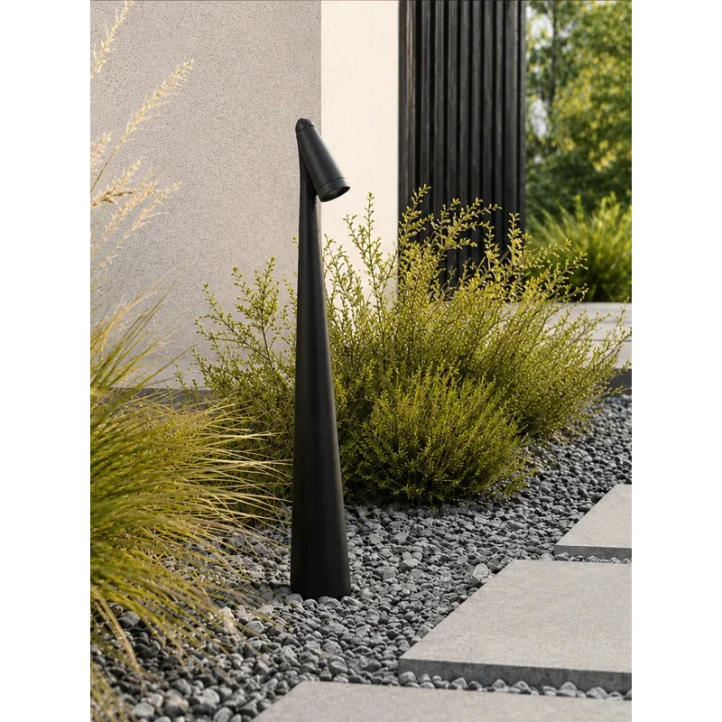 GLOBOSTAR® EDGE GLB-103-0011 Φωτιστικό Κολωνάκι Κήπου με Καρφωτή Βάση LED 3W 270lm 60° DC 24V Αδιάβροχο IP65 Θερμό Λευκό 2700K - Sanan SMD Chip - Μαύρο Ματ - Μ6 x Π6 x Υ45cm - 3 Χρόνια Εγγύηση