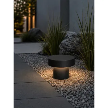 GLOBOSTAR® MUSH GLB-103-0016 Φωτιστικό Κολωνάκι Κήπου LED 12W 1080lm 90° AC 220-240V Αδιάβροχο IP65 Θερμό Λευκό 2700K - Sanan SMD Chip - Μαύρο Ματ - Μ18 x Π18 x Υ15cm - 3 Χρόνια Εγγύηση